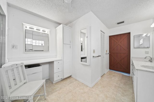 853 Lamplighter Drive NW, Palm Bay, FL 32907