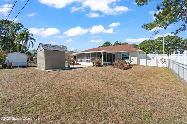 853 Lamplighter Drive NW, Palm Bay, FL 32907