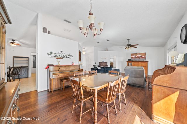 853 Lamplighter Drive NW, Palm Bay, FL 32907