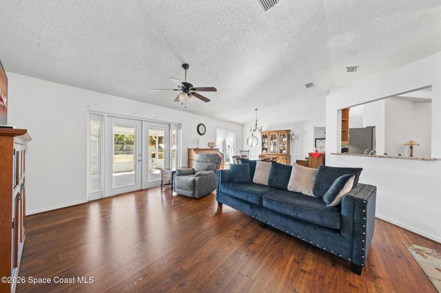 853 Lamplighter Drive NW, Palm Bay, FL 32907