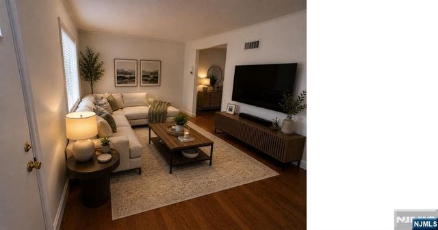 390 Chestnut Street, Paramus, NJ 07652