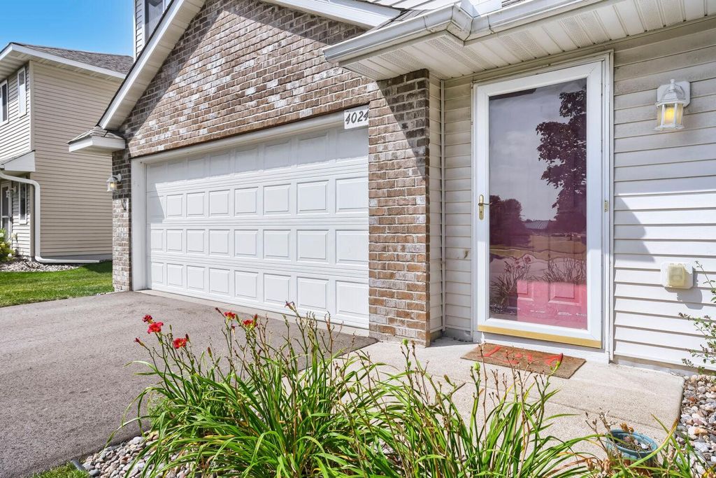 4024 Blakewood Drive, Shakopee, MN 55379 — photo 2