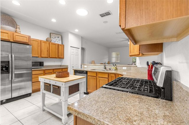9317 SW 94TH LOOP, Ocala, FL 34481