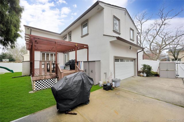 1013 SOUTH END, Woodmere, NY 11598