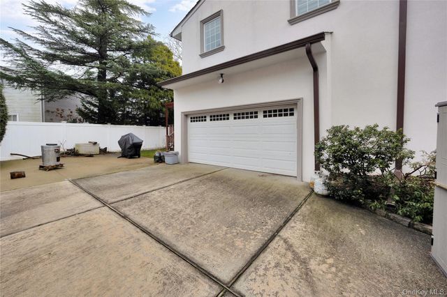 1013 SOUTH END, Woodmere, NY 11598