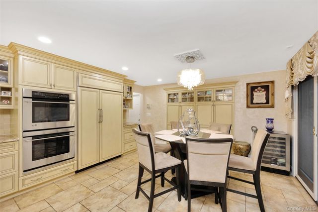 1013 SOUTH END, Woodmere, NY 11598