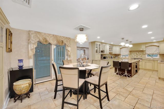 1013 SOUTH END, Woodmere, NY 11598