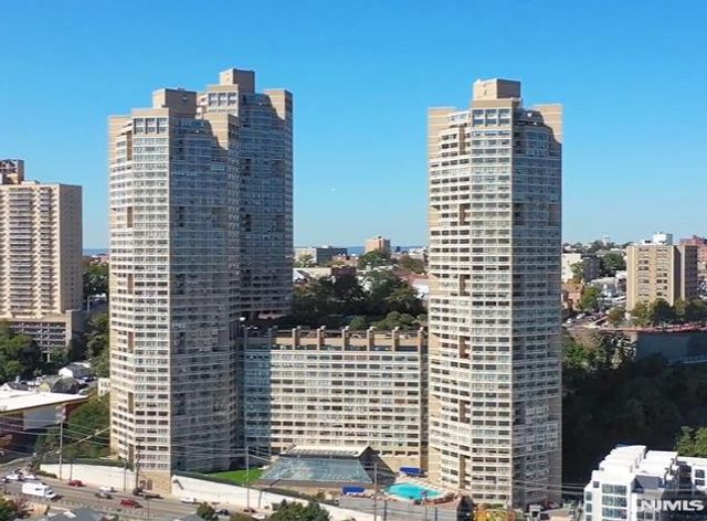 7002 Boulevard East 6B, Guttenberg, NJ 07093