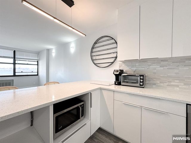 7002 Boulevard East 6B, Guttenberg, NJ 07093