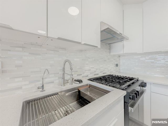 7002 Boulevard East 6B, Guttenberg, NJ 07093