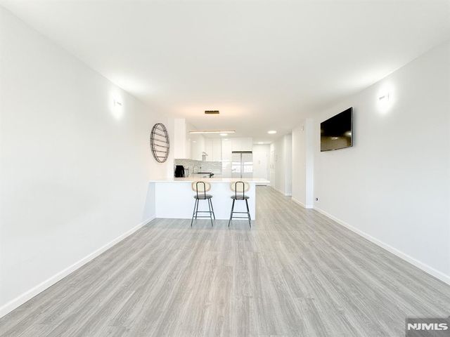 7002 Boulevard East 6B, Guttenberg, NJ 07093