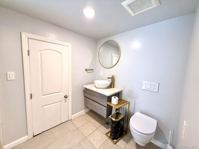 4 Longbow Lane, South Setauket, NY 11720