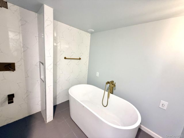 4 Longbow Lane, South Setauket, NY 11720