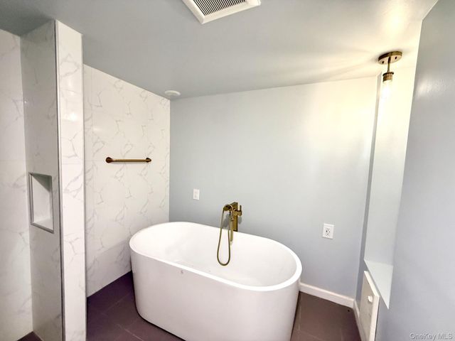 4 Longbow Lane, South Setauket, NY 11720