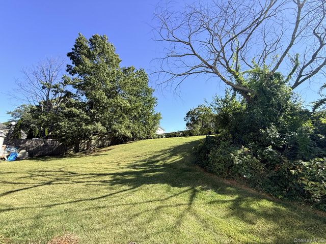 4 Longbow Lane, South Setauket, NY 11720