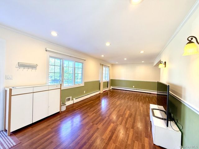 4 Longbow Lane, South Setauket, NY 11720