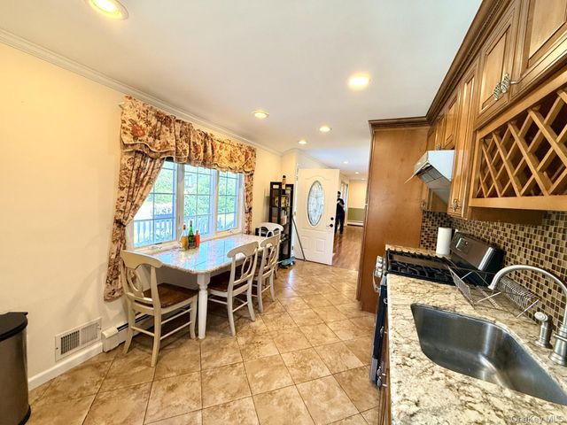 4 Longbow Lane, South Setauket, NY 11720