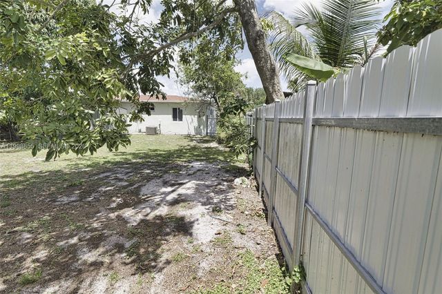 1560 NW 130th St, North Miami, FL 33167