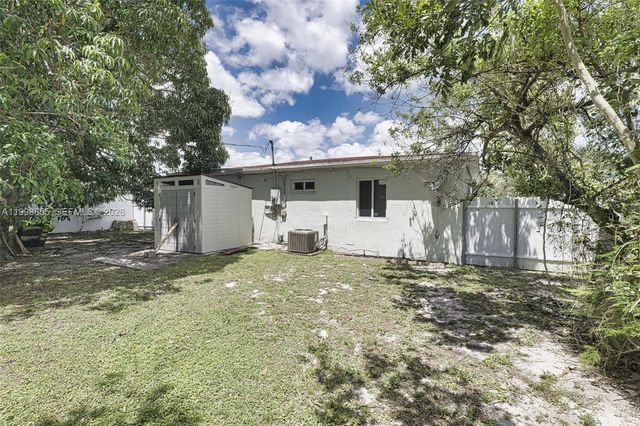 1560 NW 130th St, North Miami, FL 33167
