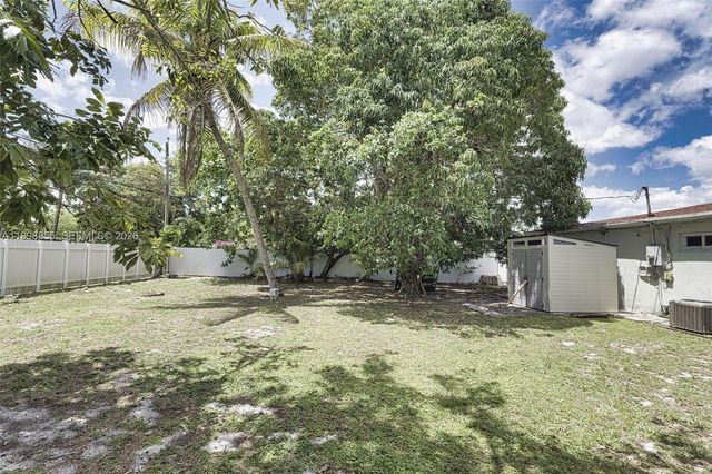 1560 NW 130th St, North Miami, FL 33167