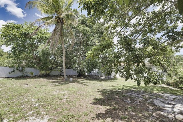 1560 NW 130th St, North Miami, FL 33167