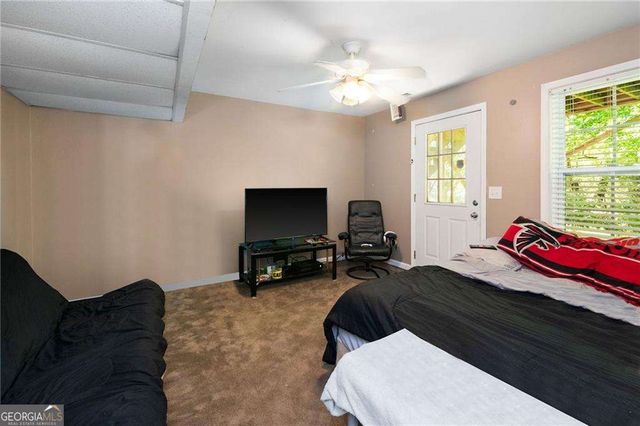 16 Mill Rock Drive NW, Cartersville, GA 30121