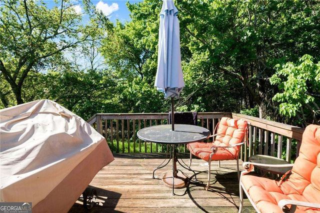 16 Mill Rock Drive NW, Cartersville, GA 30121