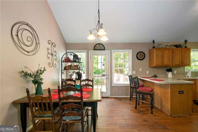 16 Mill Rock Drive NW, Cartersville, GA 30121