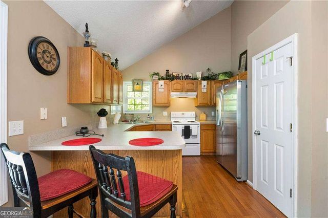 16 Mill Rock Drive NW, Cartersville, GA 30121