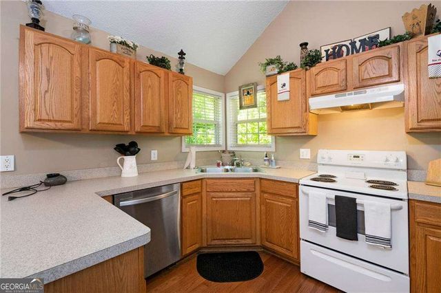 16 Mill Rock Drive NW, Cartersville, GA 30121