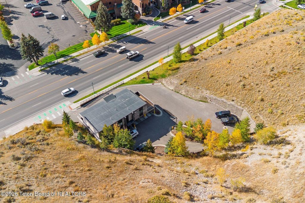 855 W BROADWAY Avenue, Jackson, WY 83001 photo 14