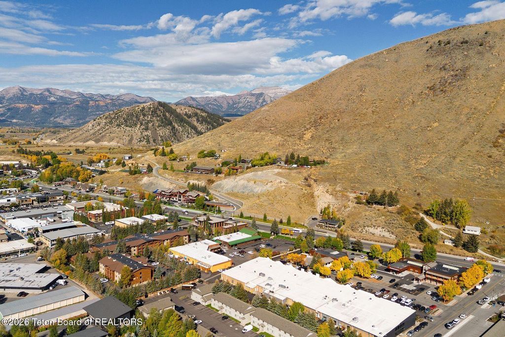 855 W BROADWAY Avenue, Jackson, WY 83001 photo 17