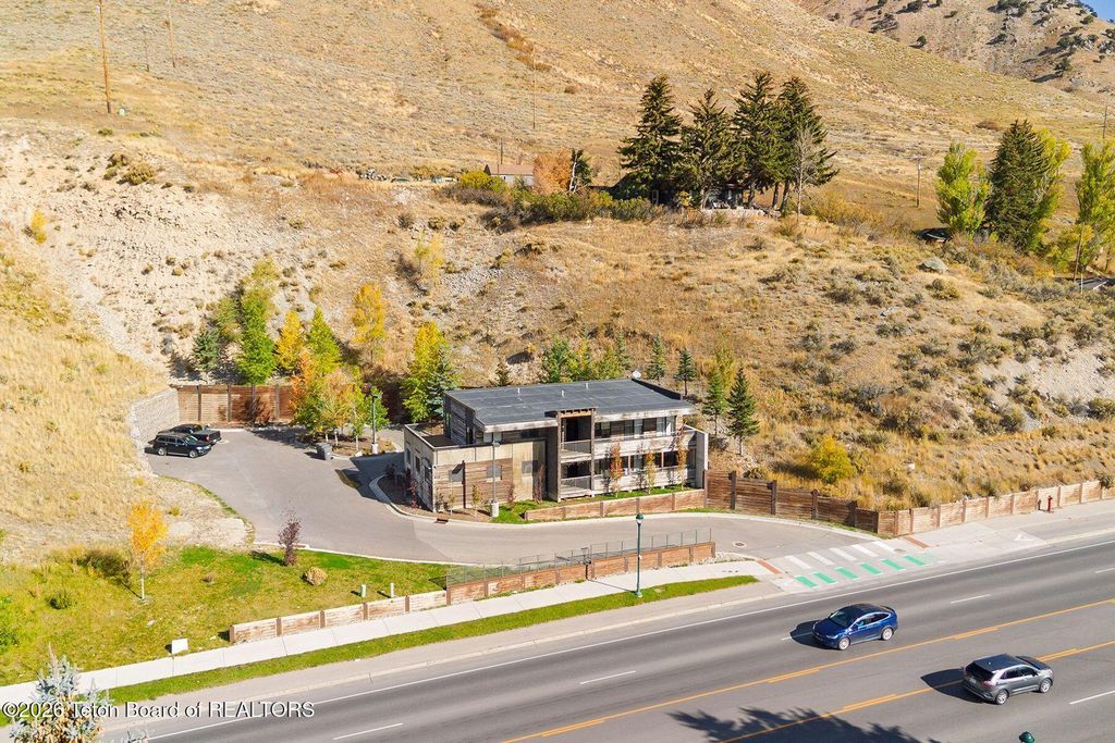 855 W BROADWAY Avenue, Jackson, WY 83001 photo 9