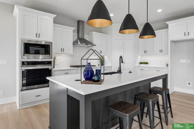 12359 Lake Vista Drive, Papillion, NE 68046