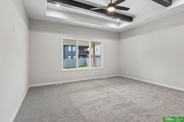 12359 Lake Vista Drive, Papillion, NE 68046