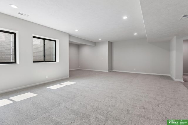 12359 Lake Vista Drive, Papillion, NE 68046