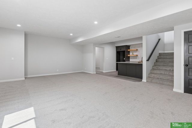 12359 Lake Vista Drive, Papillion, NE 68046