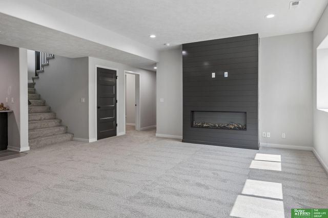 12359 Lake Vista Drive, Papillion, NE 68046