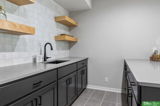 12359 Lake Vista Drive, Papillion, NE 68046