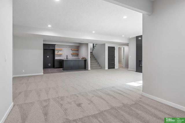 12359 Lake Vista Drive, Papillion, NE 68046
