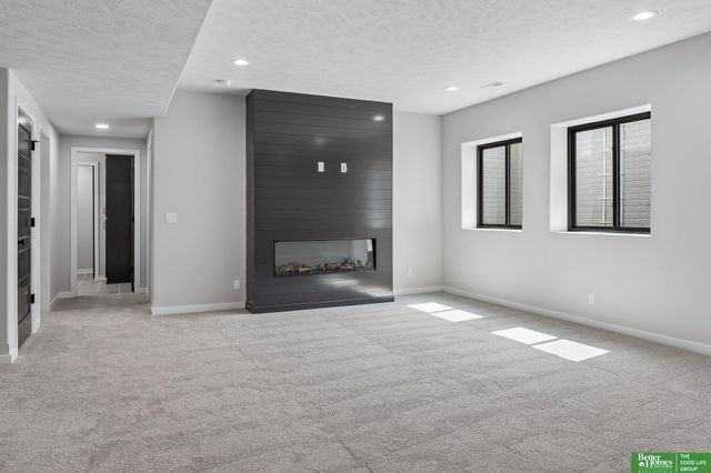 12359 Lake Vista Drive, Papillion, NE 68046