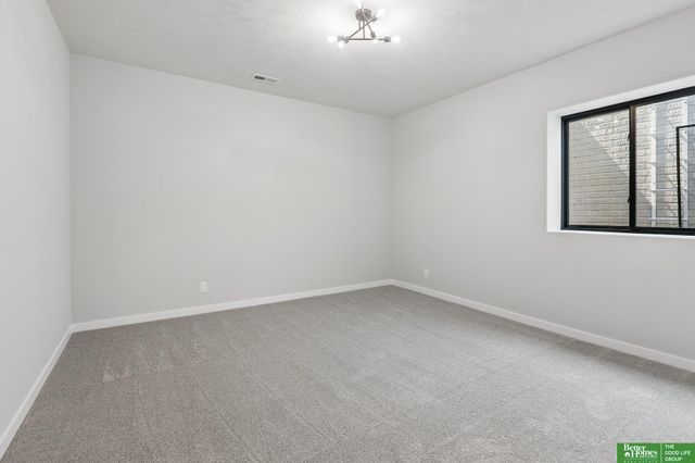 12359 Lake Vista Drive, Papillion, NE 68046