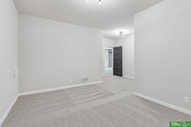 12359 Lake Vista Drive, Papillion, NE 68046