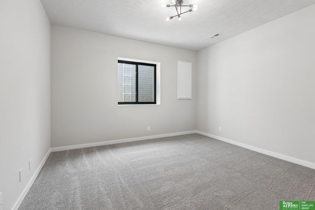 12359 Lake Vista Drive, Papillion, NE 68046
