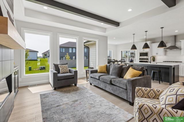 12359 Lake Vista Drive, Papillion, NE 68046