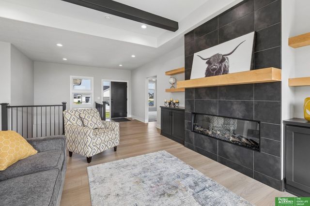12359 Lake Vista Drive, Papillion, NE 68046