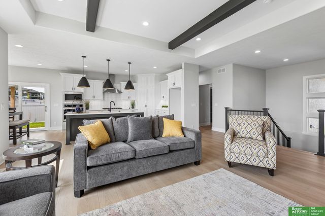 12359 Lake Vista Drive, Papillion, NE 68046
