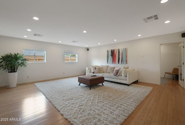 2226 E FAIRMOUNT Avenue, Phoenix, AZ 85016