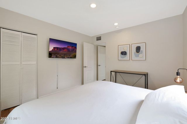 2226 E FAIRMOUNT Avenue, Phoenix, AZ 85016