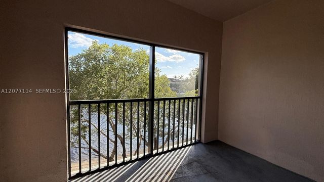 2806 Veronia Dr 303, Palm Beach Gardens, FL 33410